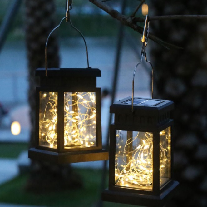 Lanterne de camping suspendue solaire pour les vacances de Noël
