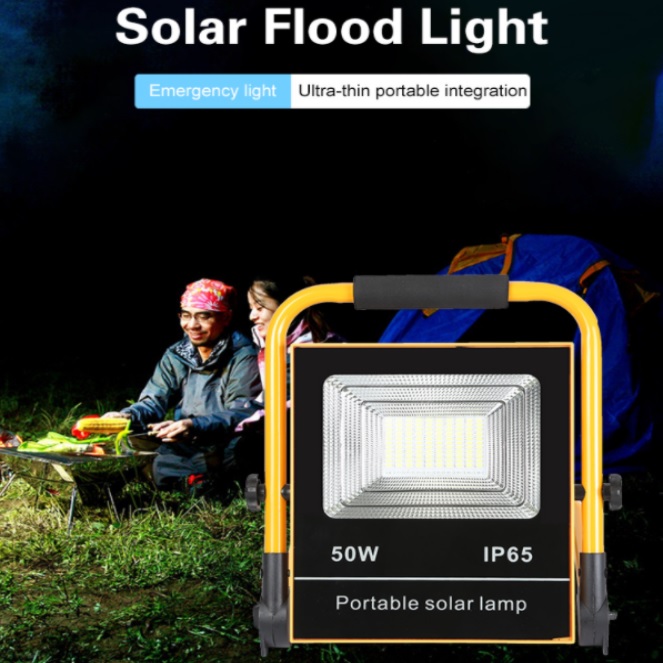 Terintegrasi Solar Portable Flood / Spot Light dengan port pengisian USB