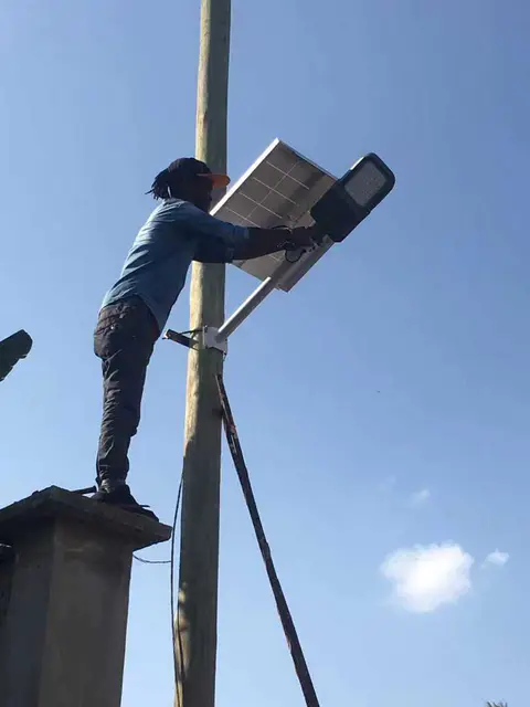 Kenya Eagle split type solar street light for the private project